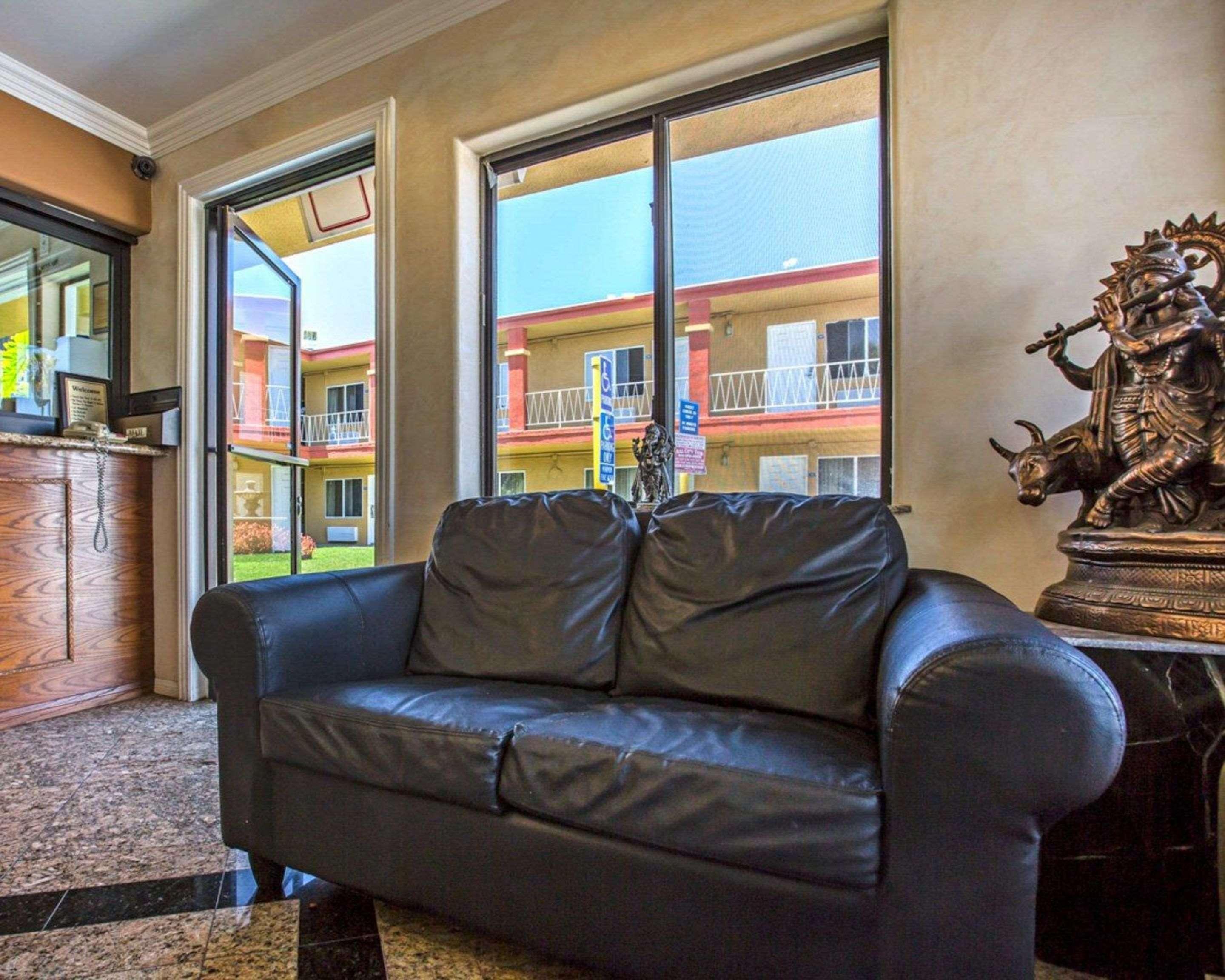 Rodeway Inn Near Venice Beach Лос-Анджелес Экстерьер фото